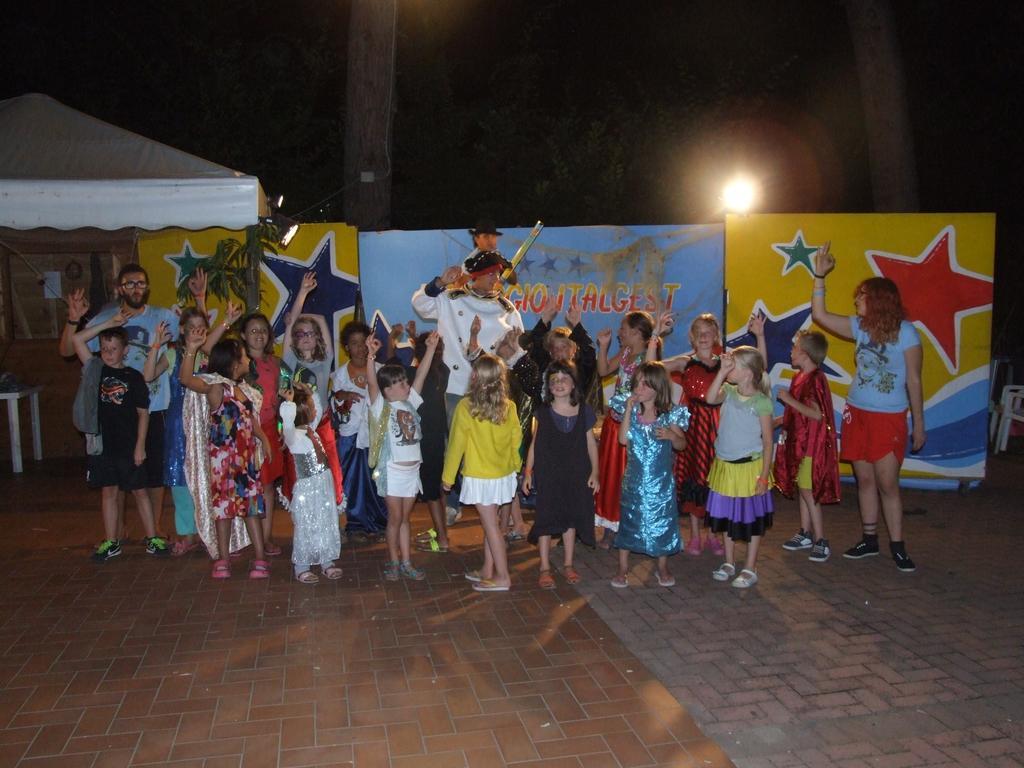 SantʼArcangelo Camping Villaggio Italgest מראה חיצוני תמונה